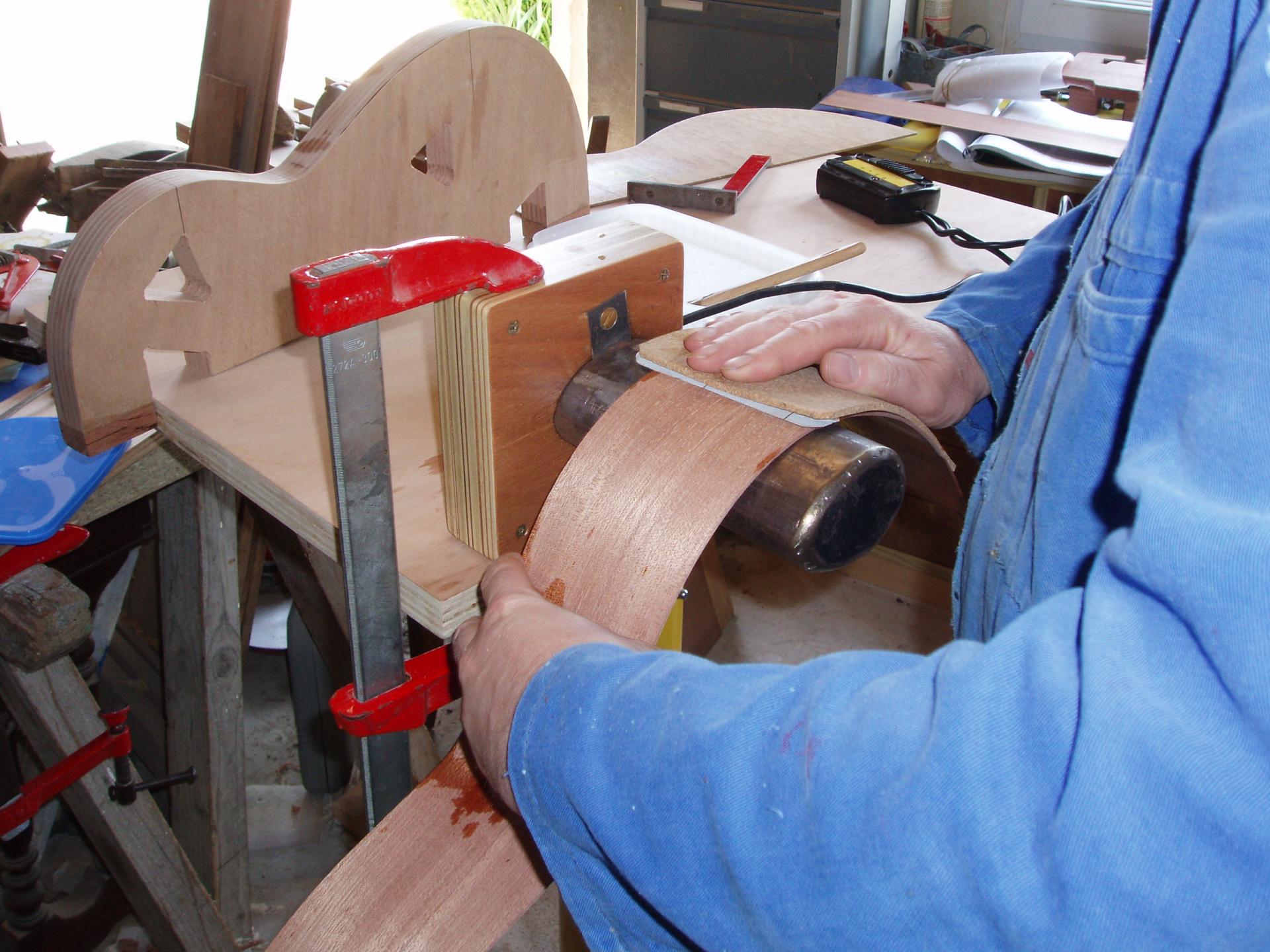 03 tous doucement le sapelli se cintre